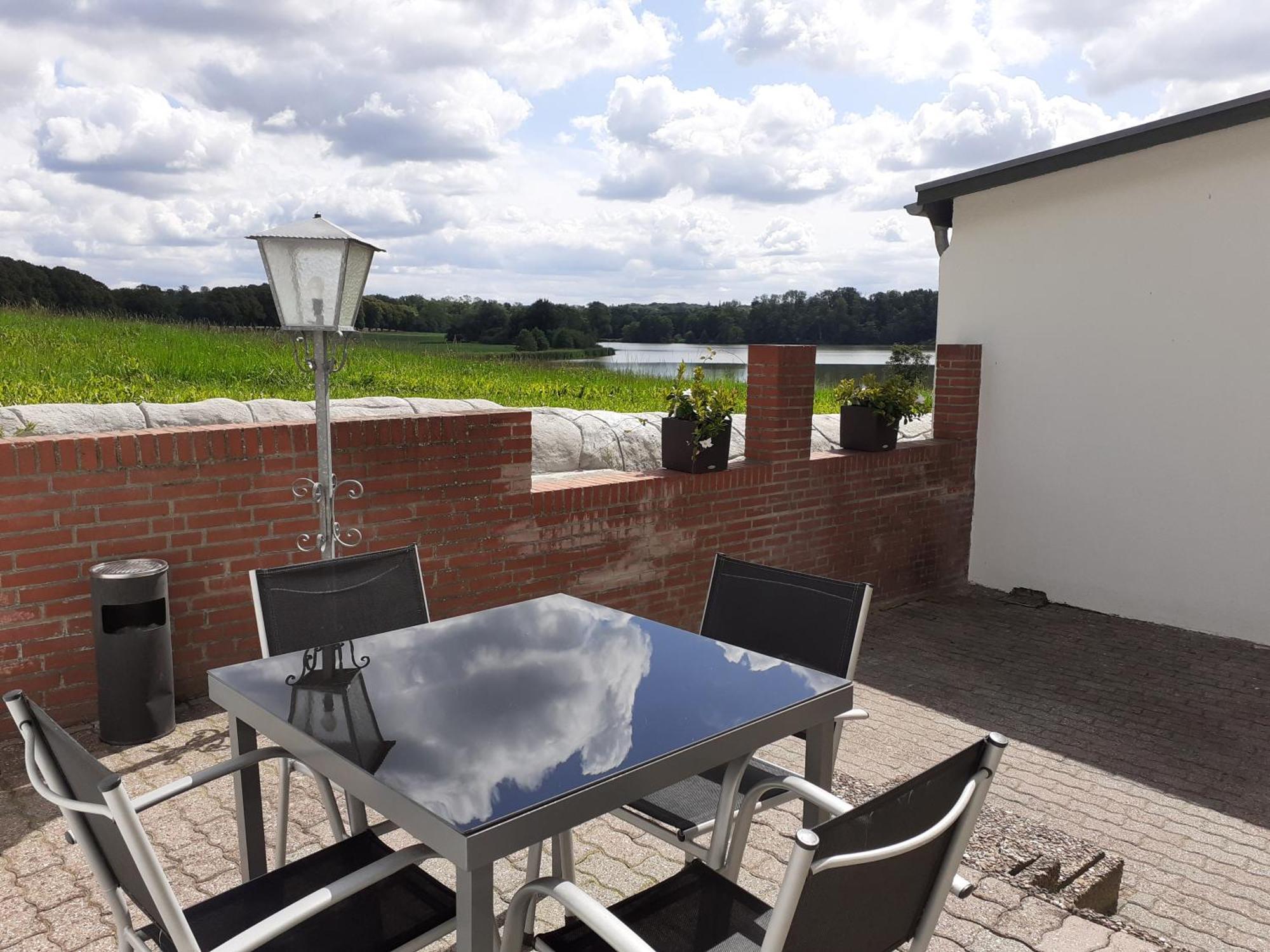 Erdgeschoss-Appartement Mit Seeterasse Ahrensbok Pokój zdjęcie